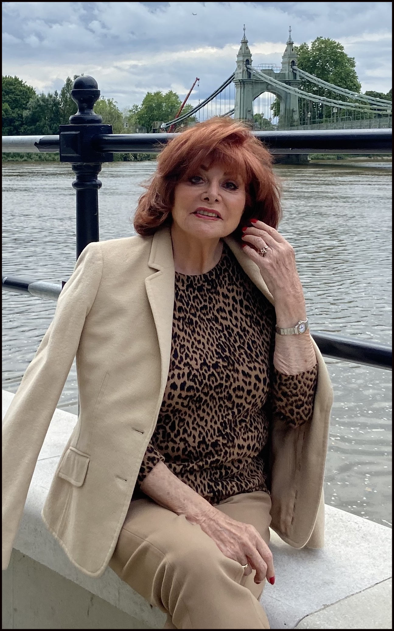 Angela Grant/actress.